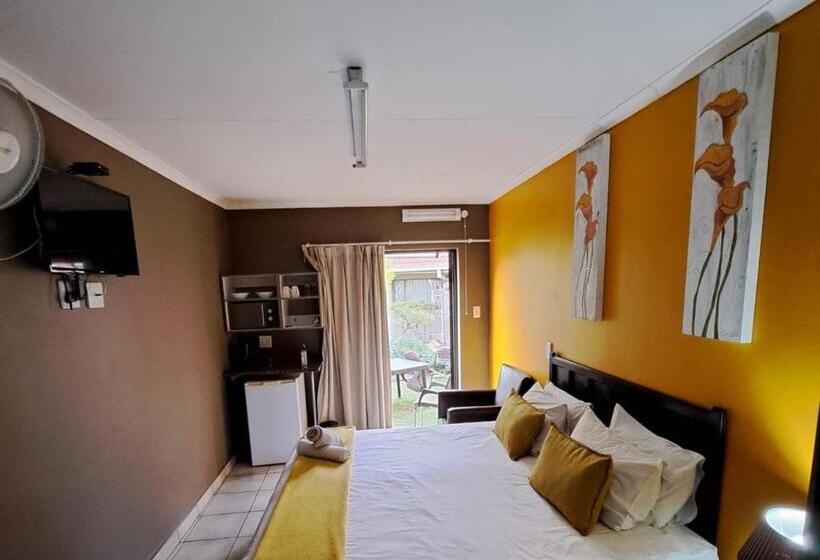 Люкс Вид на Сад, Aviators Retreat B&b