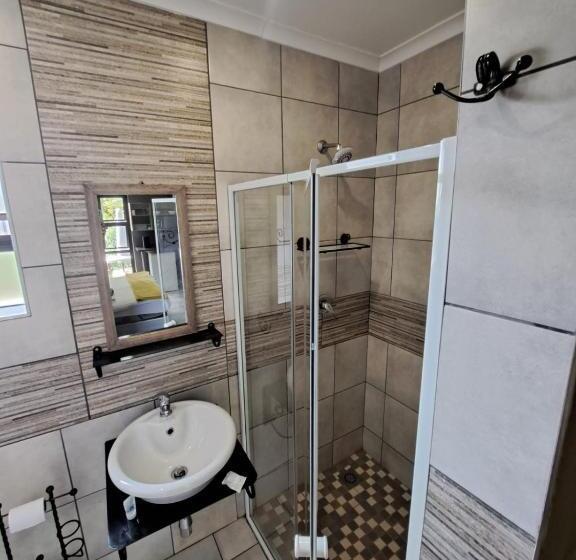 Люкс Вид на Сад, Aviators Retreat B&b