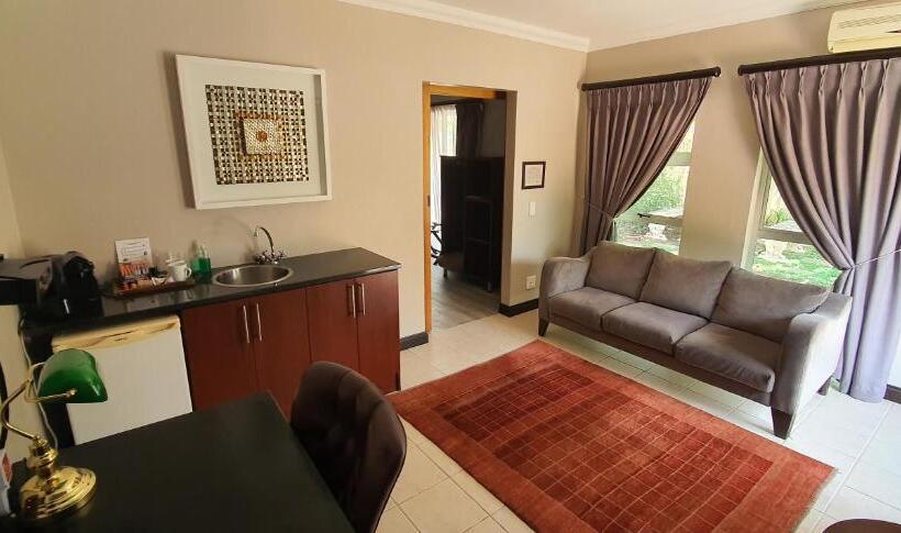 غرفة قياسية لذوى الاحتياجات الخاصة, Acacia Lodge