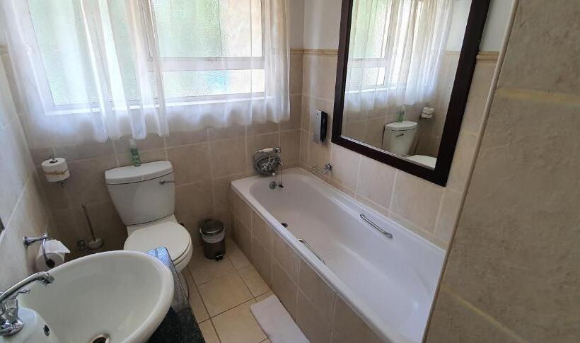 جناح عائلي غرفتين نوم, Acacia Lodge