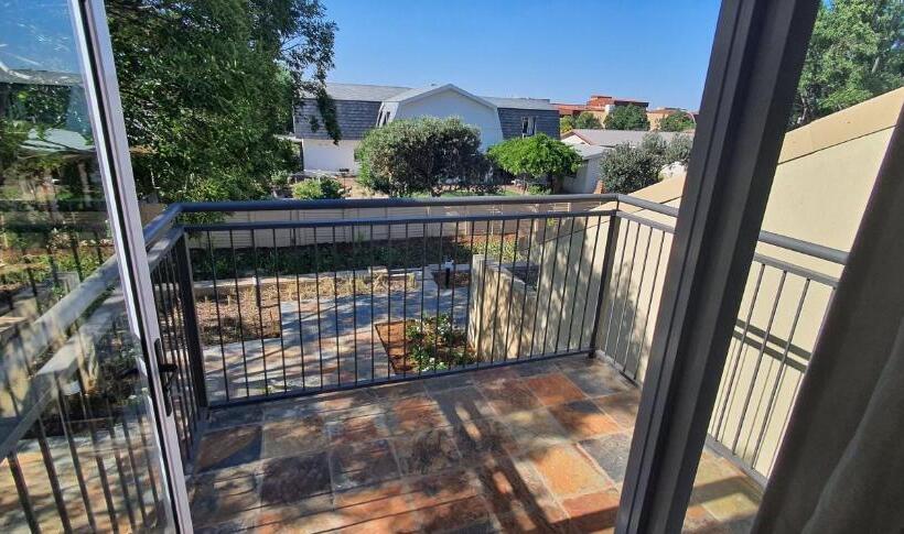 غرفة إقتصادية, Acacia Lodge