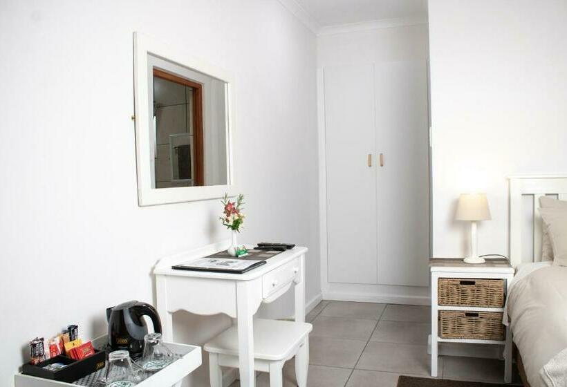 ガーデンビュースタンダードルーム, Andelomi Forest Lodge