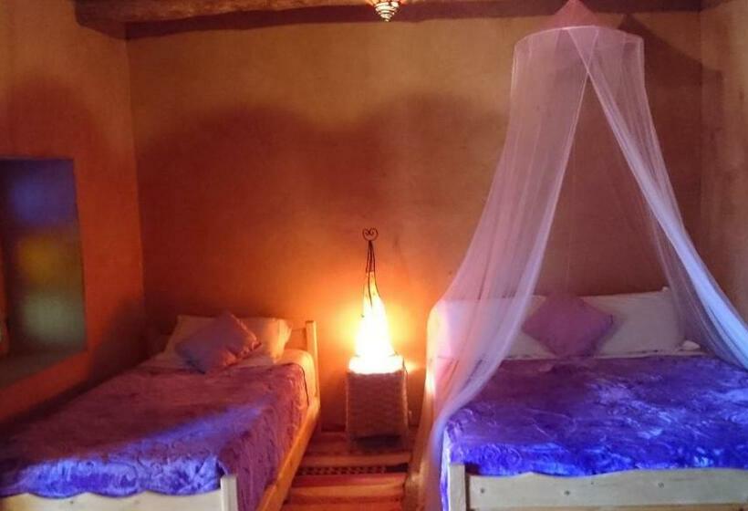 اتاق استاندارد سه نفره, Auberge Bassou