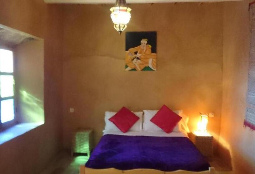 اتاق استاندارد چهارنفره با چشم‌انداز باغ, Auberge Bassou