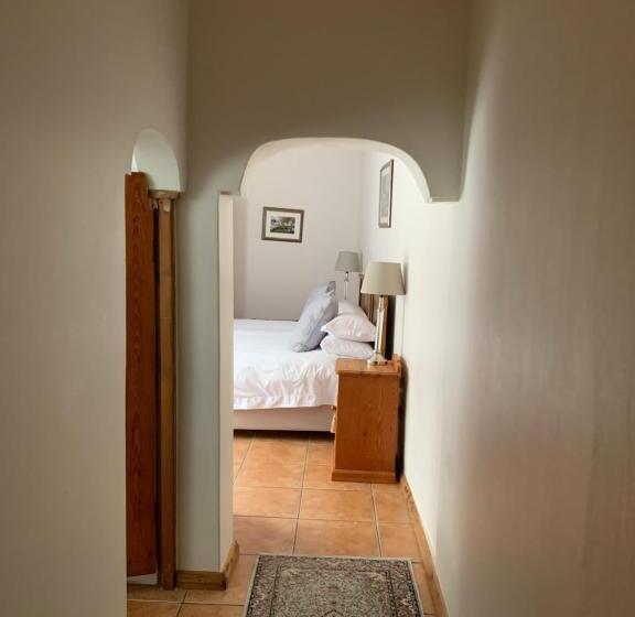 标准间, Avenues Guest House