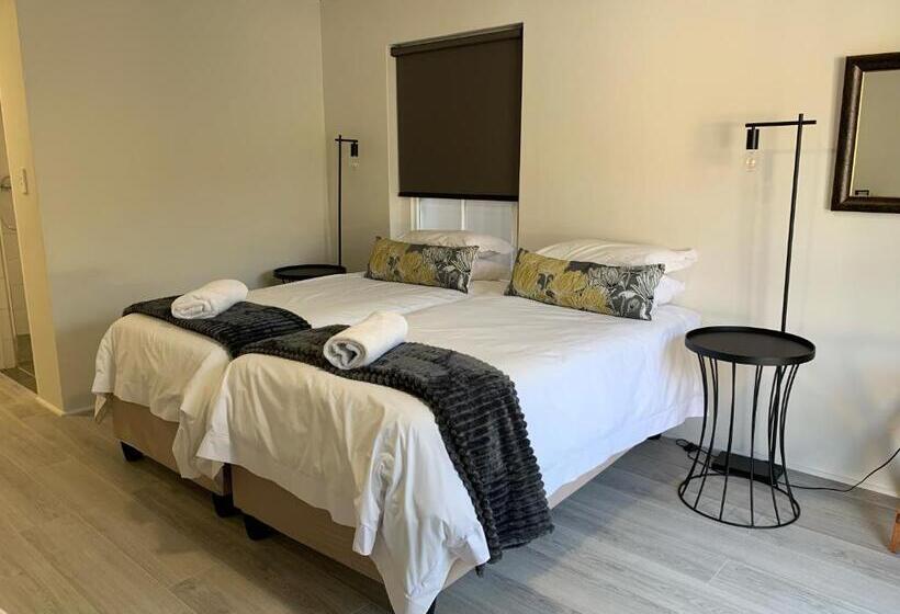 标准间, Avenues Guest House