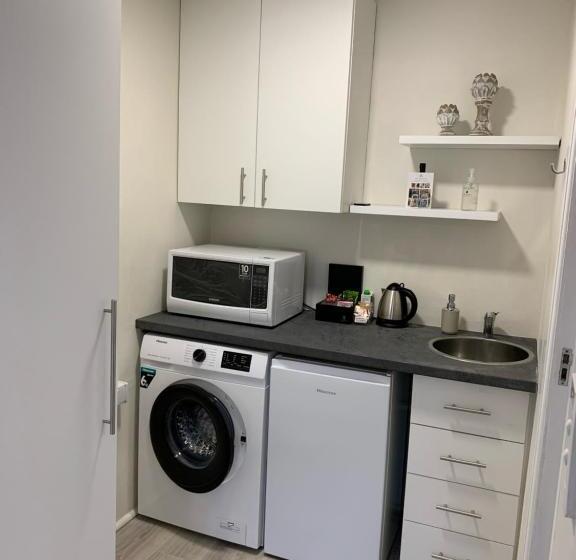 标准间, Avenues Guest House