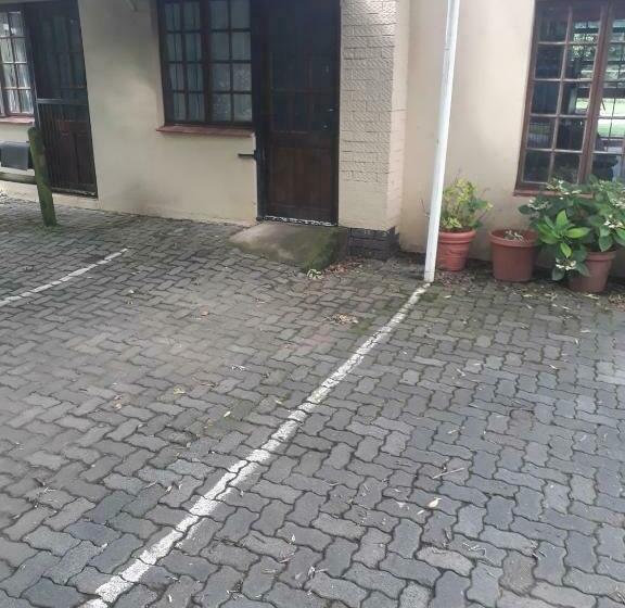 Perhehuone, Bedrock Guesthouse