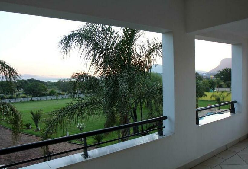 غرفة ديلوكس مزودة بشرفة, Casa Bianca Guest Lodge