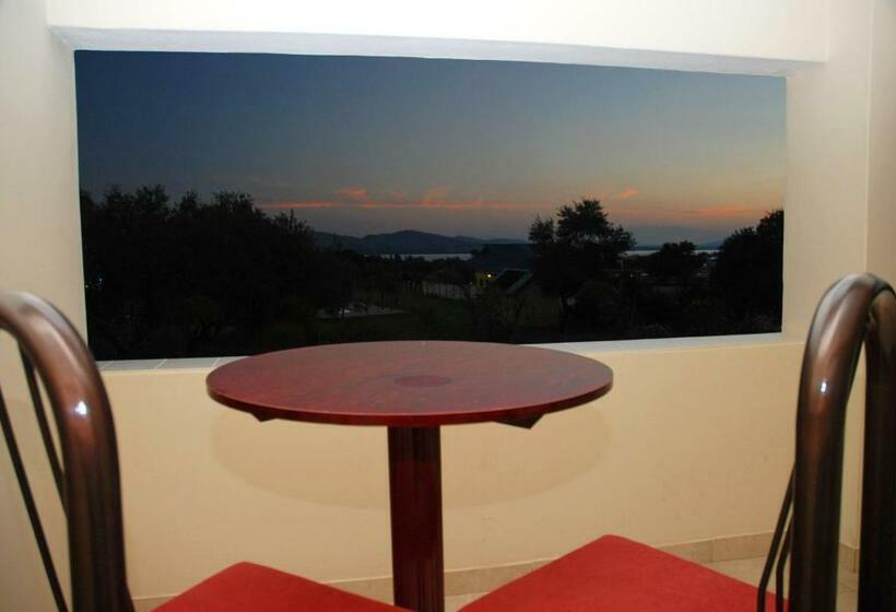 غرفة قياسية مزوَّدة بشُرفة, Casa Bianca Guest Lodge