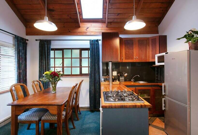 Familiekamer, Waterkloof Apartments