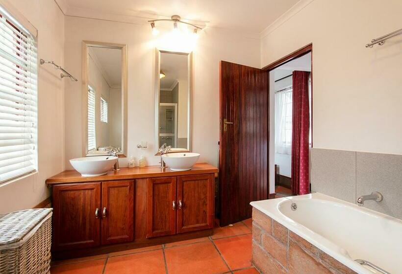 Standaardkamer met Uitzicht op de Tuin, Waterkloof Apartments