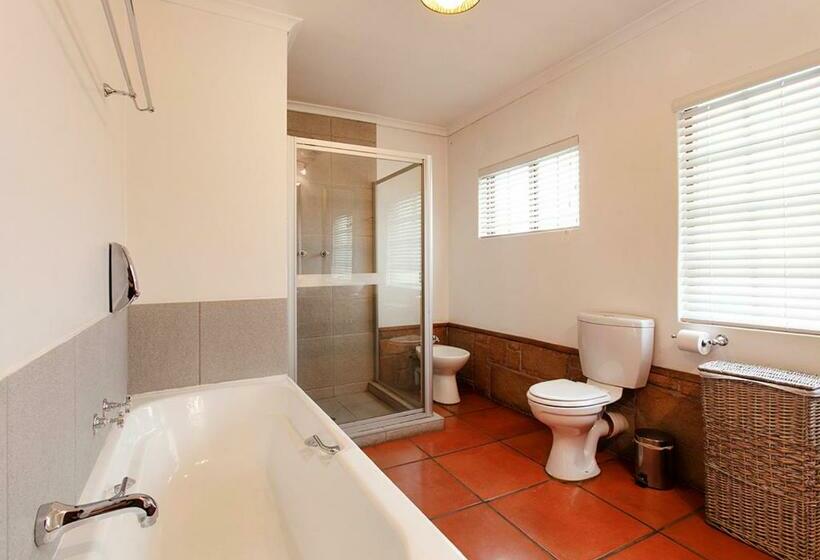 Standaardkamer met Uitzicht op de Tuin, Waterkloof Apartments