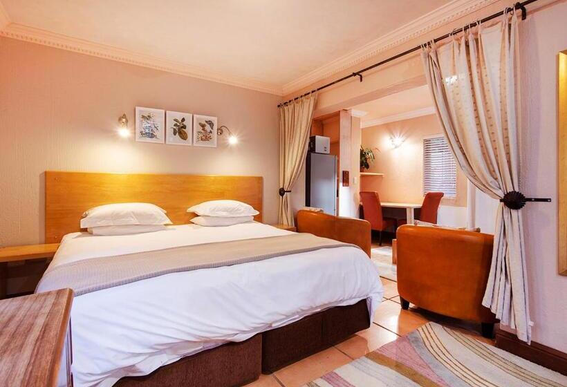 Deluxe Kamer met Kingsize Bed, Waterkloof Apartments