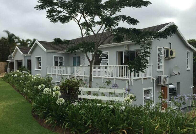 سوییت خانوادگی, Larkspur Place