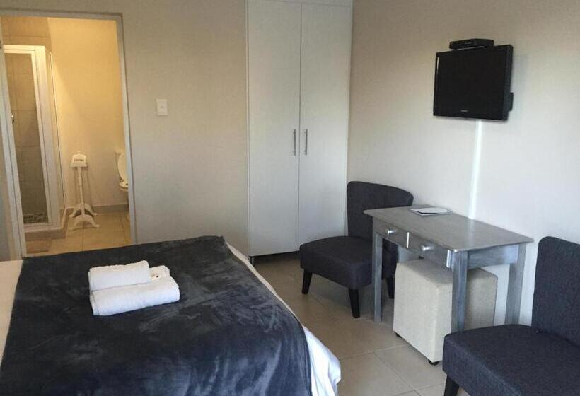 اتاق لوکس, Larkspur Place