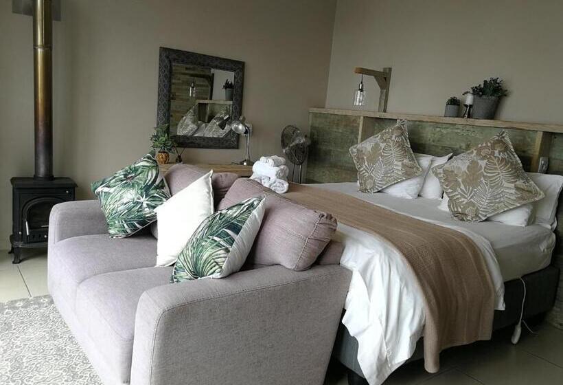 מיטת קינג בסוויטה, Lavandula Manor Self Catering