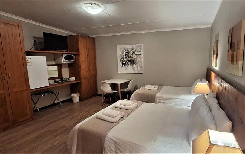 家庭间, Masada Guest House