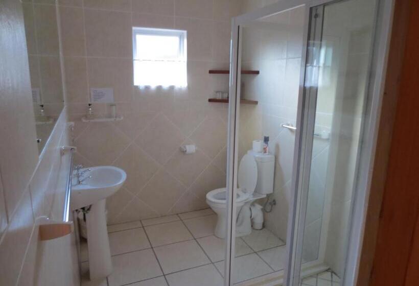 家庭间, Masada Guest House