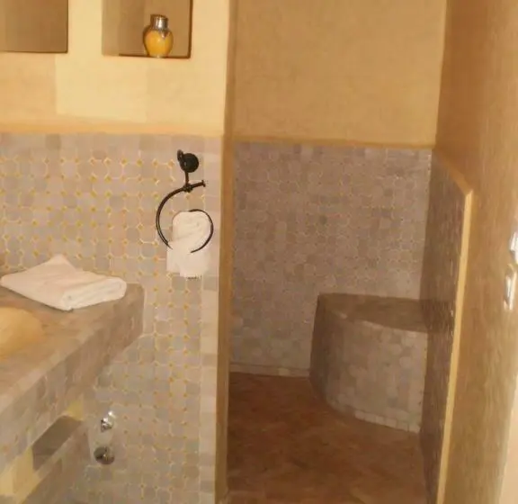 スーペリアールーム, Riad Ain Khadra