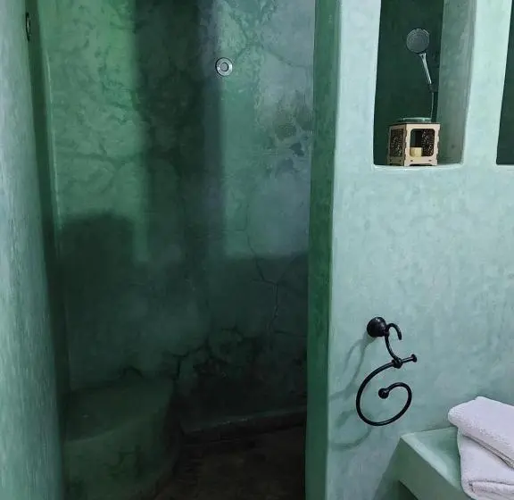 デラックスルーム, Riad Ain Khadra