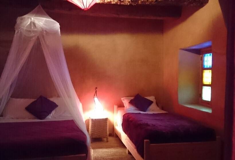 اتاق استاندارد سه نفره, Auberge Bassou