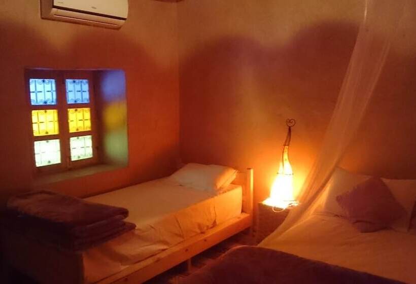 اتاق استاندارد سه نفره, Auberge Bassou