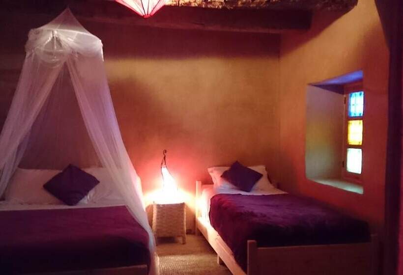 اتاق استاندارد سه نفره, Auberge Bassou