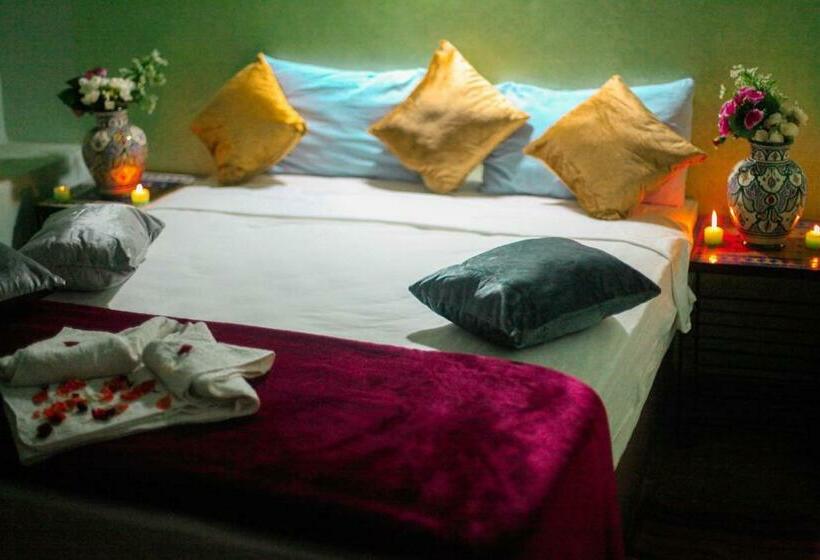 デラックスルーム, Riad Douja