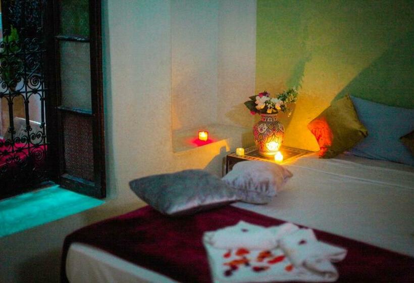 デラックスルーム, Riad Douja