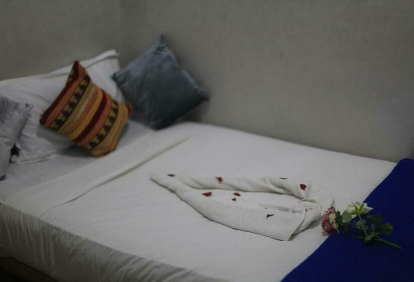 バスルーム共有のシングルスタンダード, Riad Douja