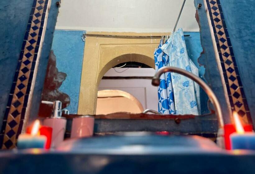 スタンダードトリプルルーム, Riad Douja