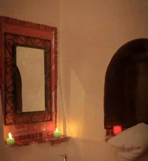 اتاق راحتی سه تخته, Riad Douja