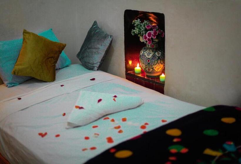 コンフォートトリプルルーム, Riad Douja