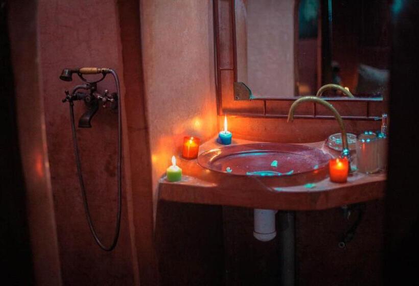 デラックスルーム, Riad Douja