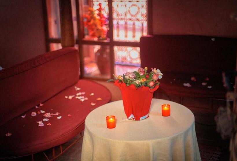 デラックスルーム, Riad Douja