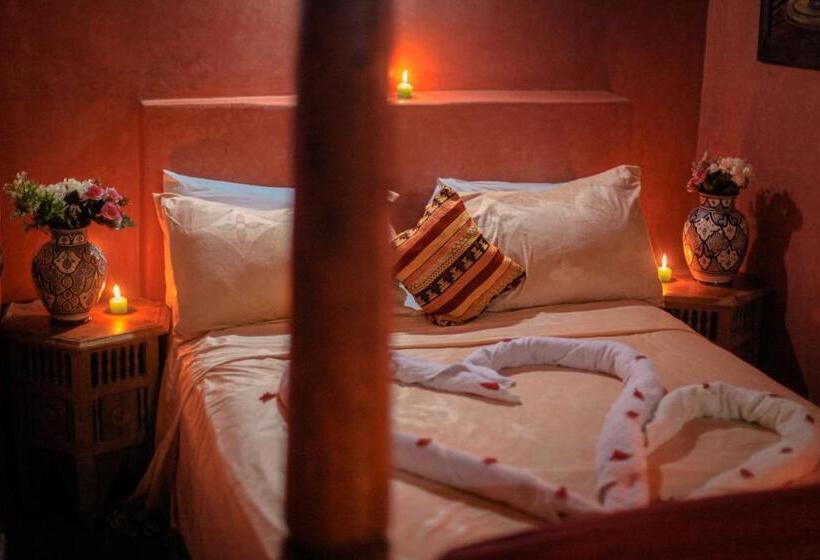 デラックスルーム, Riad Douja