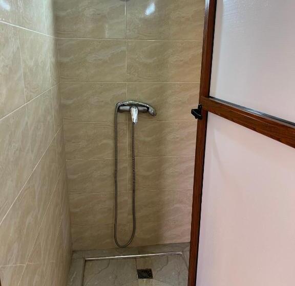 バス共有のスタンダードルーム, Riad Douja