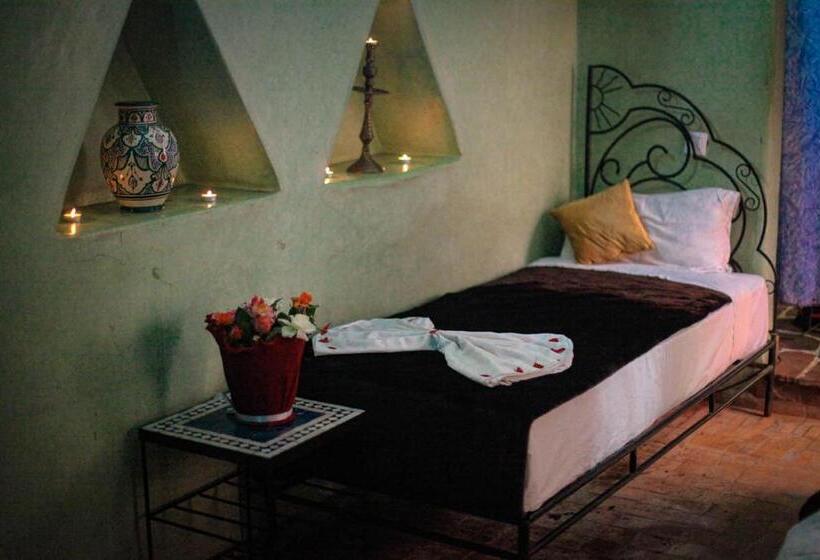 اتاق استاندارد چهار تخته, Riad Douja
