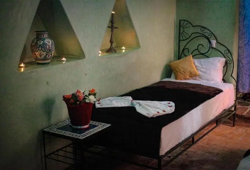 اتاق استاندارد چهار تخته, Riad Douja