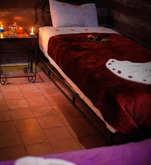 اتاق استاندارد سه نفره, Riad Douja