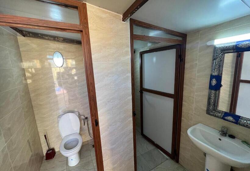 バス共有のスタンダードルーム, Riad Douja