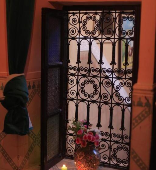 バス共有のスタンダードルーム, Riad Douja