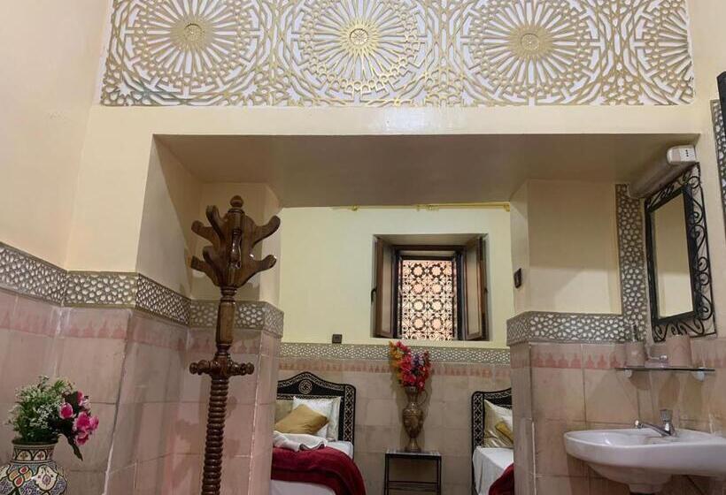 スタンダードトリプルルーム, Riad Douja