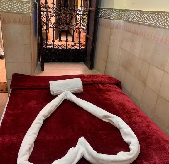 スタンダードトリプルルーム, Riad Douja