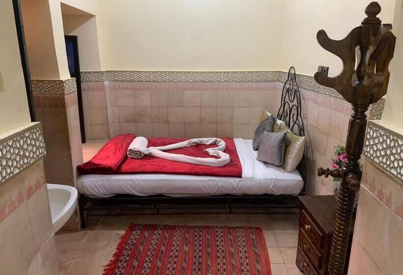 スタンダードトリプルルーム, Riad Douja