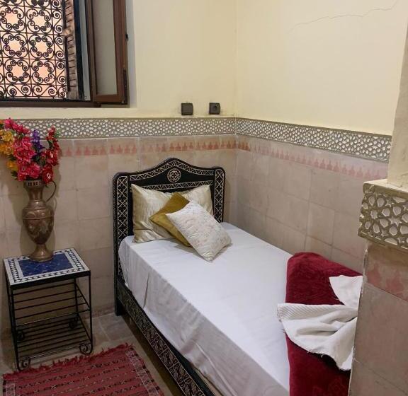 スタンダードトリプルルーム, Riad Douja
