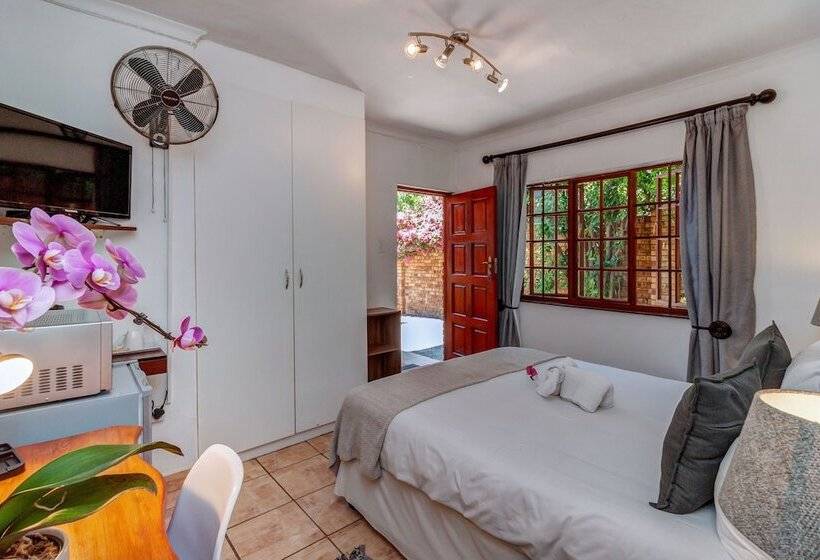 اتاق راحتی, The Dorr Guesthouse