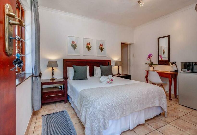 اتاق استاندارد, The Dorr Guesthouse