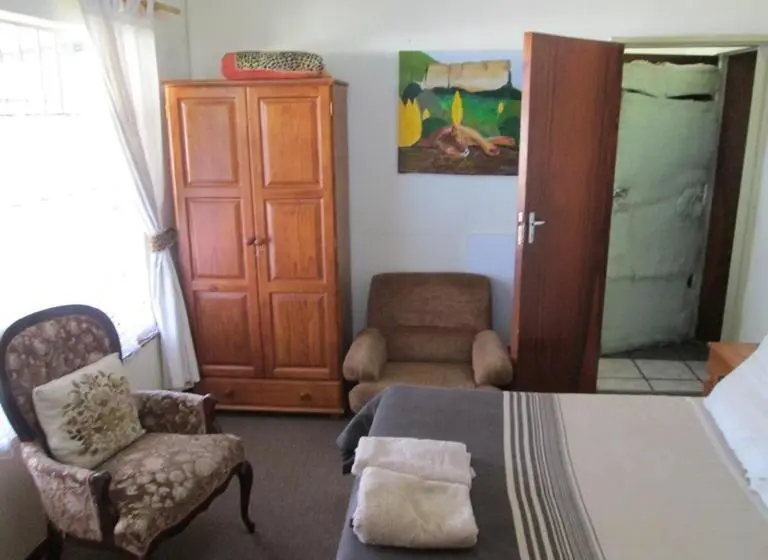 اتاق لوکس, Bedrock Guesthouse